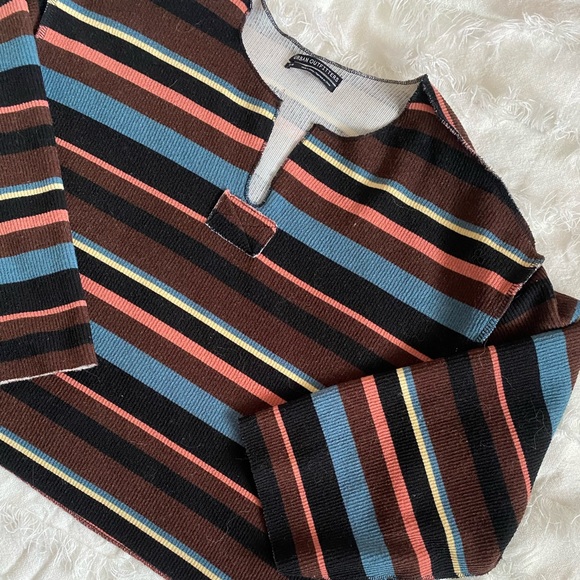 Urban Outfitters Sweater - Picture 2 of 5